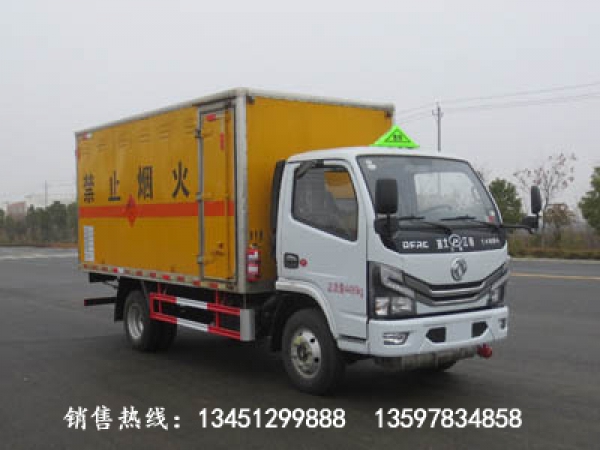 東風(fēng)易燃液體廂式運輸車(藍牌國六)